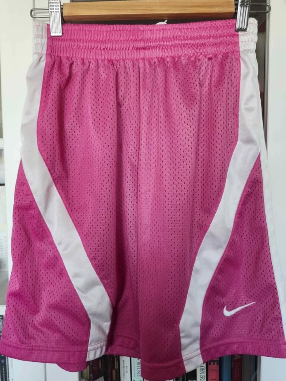 Women's pink NIKE athletic shorts - XS